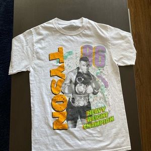 Vintage Design Mike Tyson Shirt only tried on !